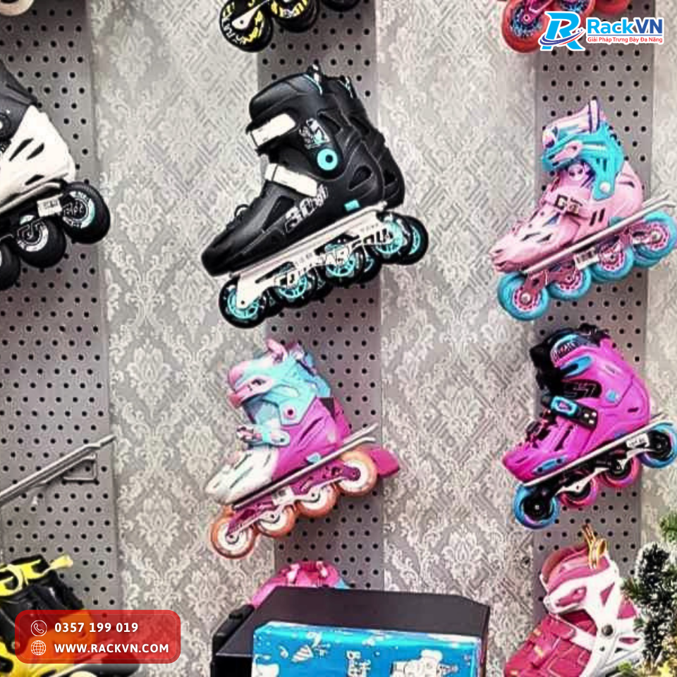 Kệ Trưng Bày Giày Patin – Giải Pháp Giúp Shop Patin Chuyên Nghiệp Và Tối Ưu Doanh Thu