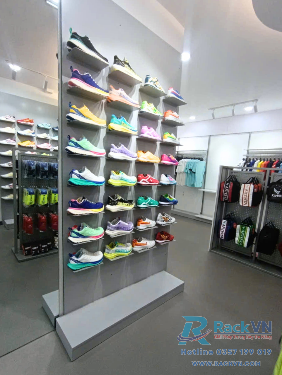 KỆ SẮT BẮN VÍT TRƯNG BÀY GIÀY THỂ THAO
