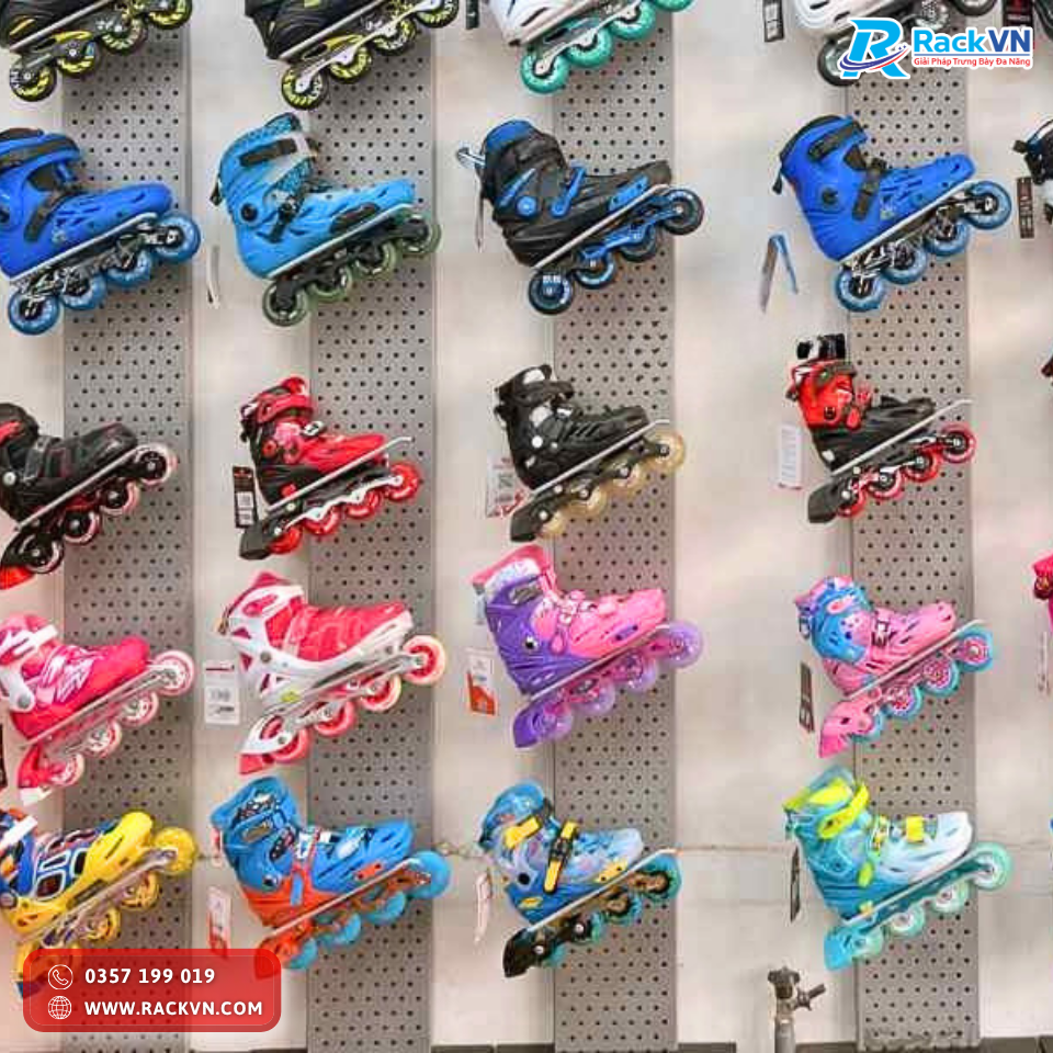Nên chọn loại giá đỡ giày patin nào cho cửa hàng