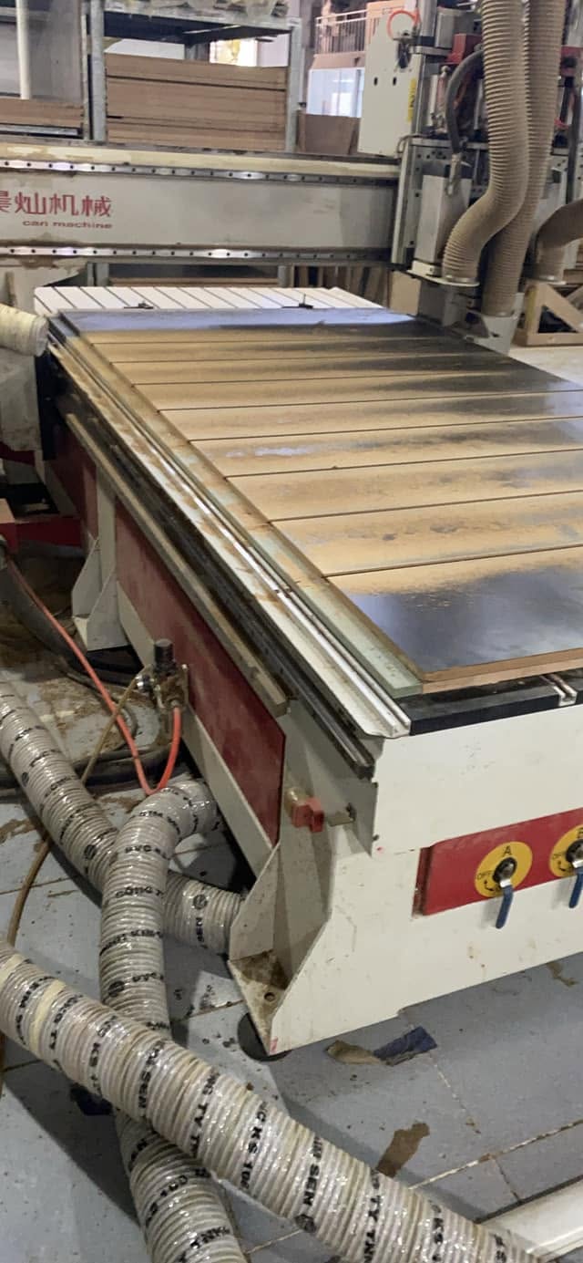 Soi rãnh Slatwall bằng CNC