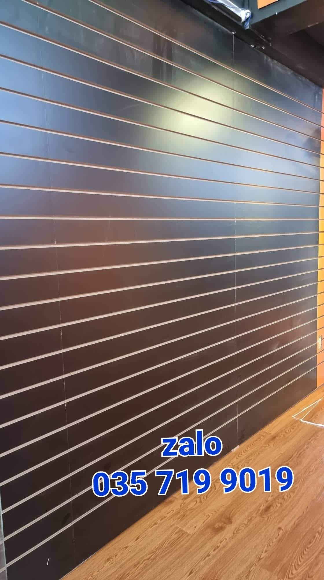 Slatwall gỗ – lựa chọn cho không gian trưng bày hiện đại
