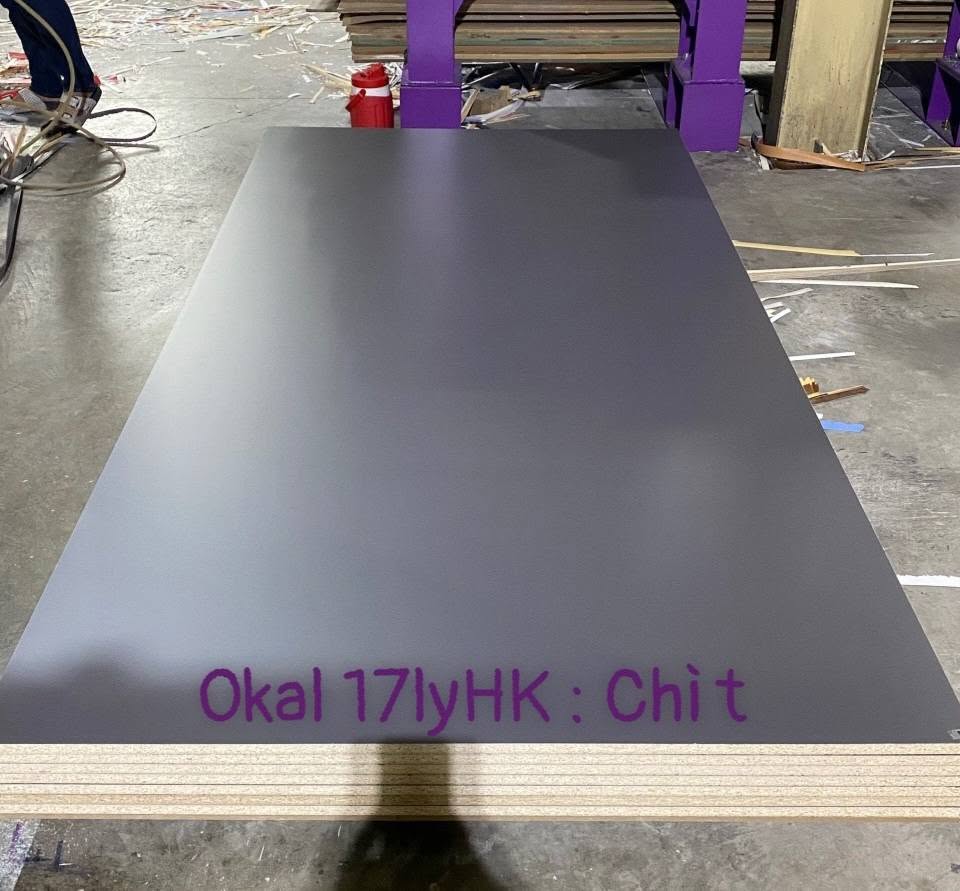 Chất Liệu Và Độ Dày Của Tấm Slatwall