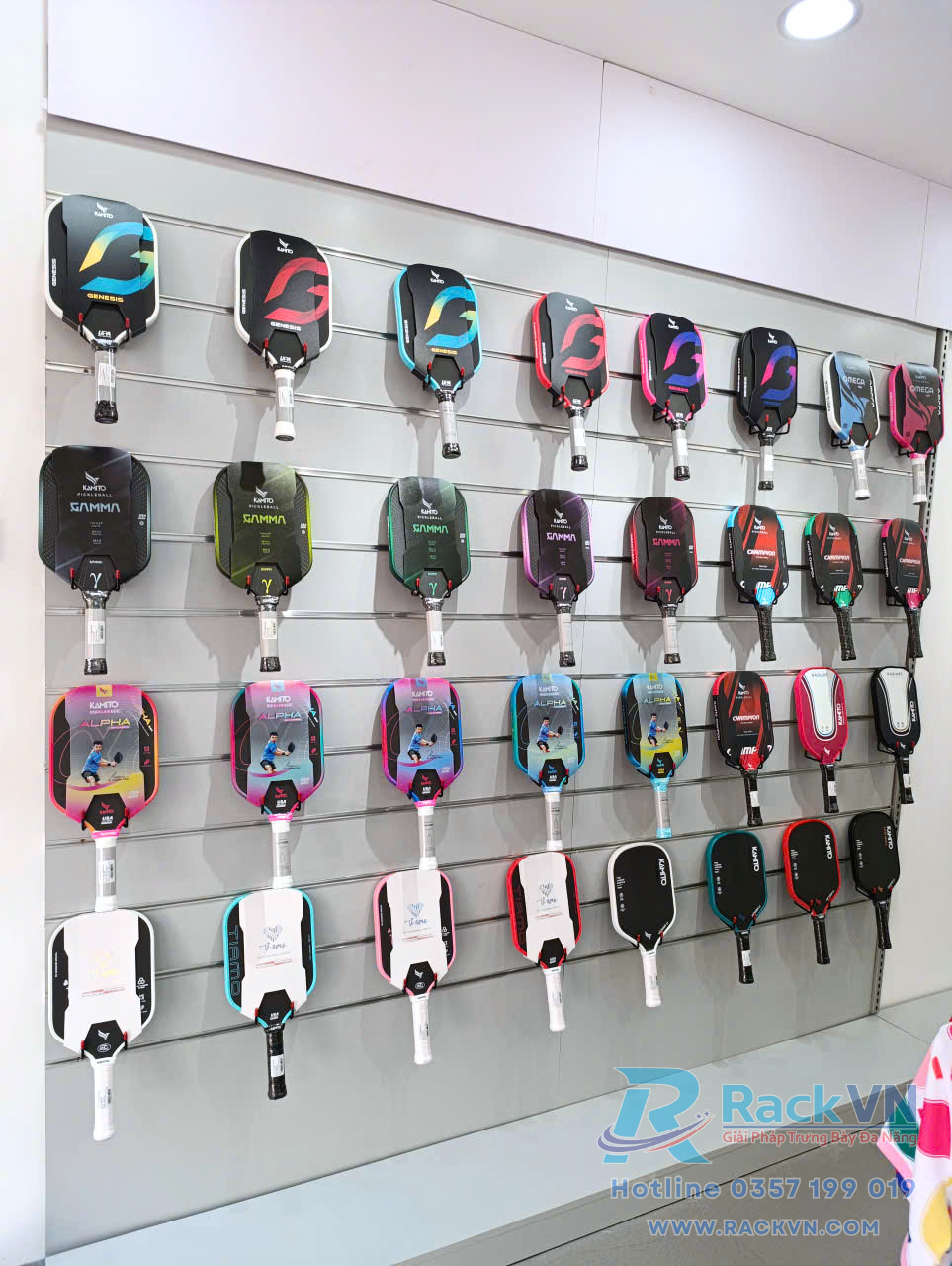 Khu trưng bày vợt pickleball