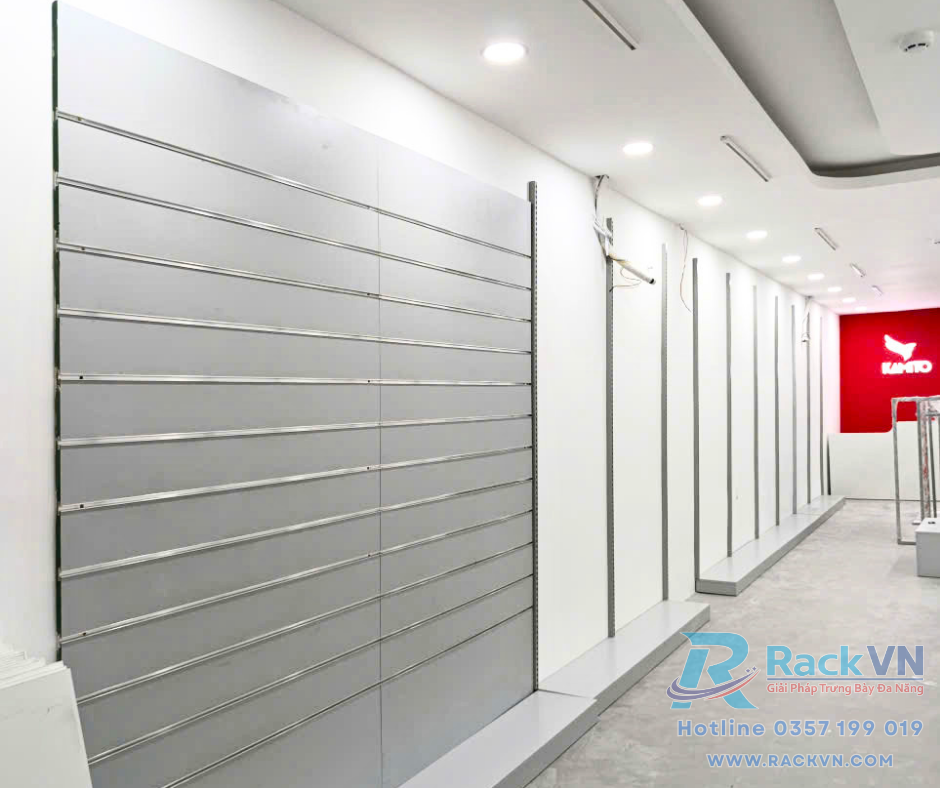 Ốp hệ kệ rãnh  cho khu vực trưng bày vợt