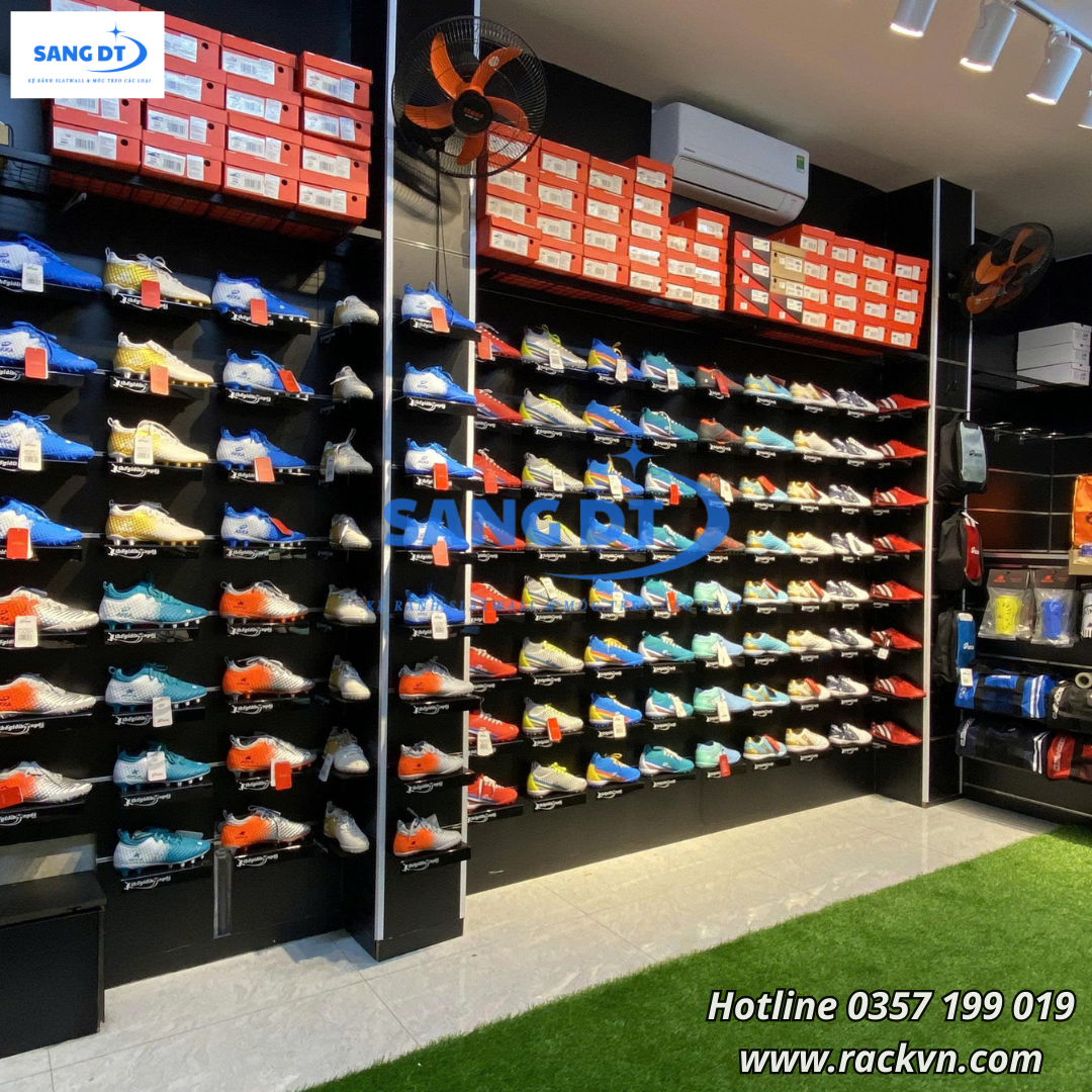 Móc Trưng Bày Giày – Giải Pháp Giúp Shop Bán Hàng Tốt Hơn