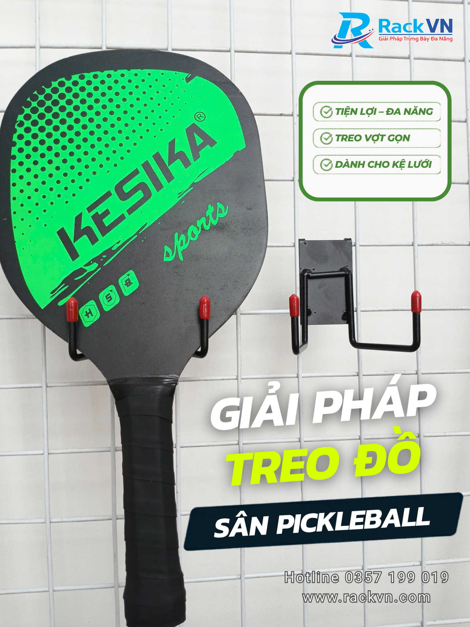 móc treo vợt pickleball cho sân chơi