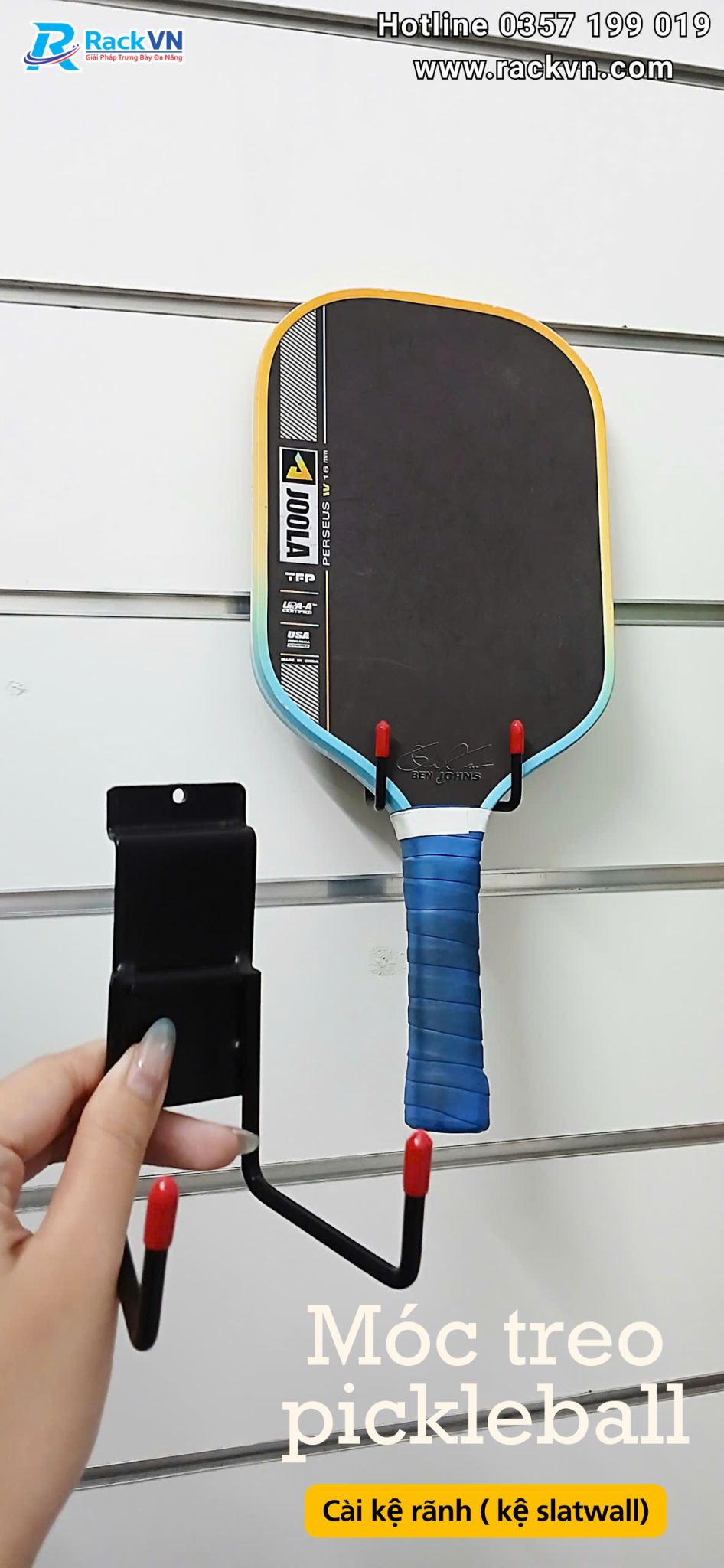 Móc treo vợt cài kệ rãnh Slatwall