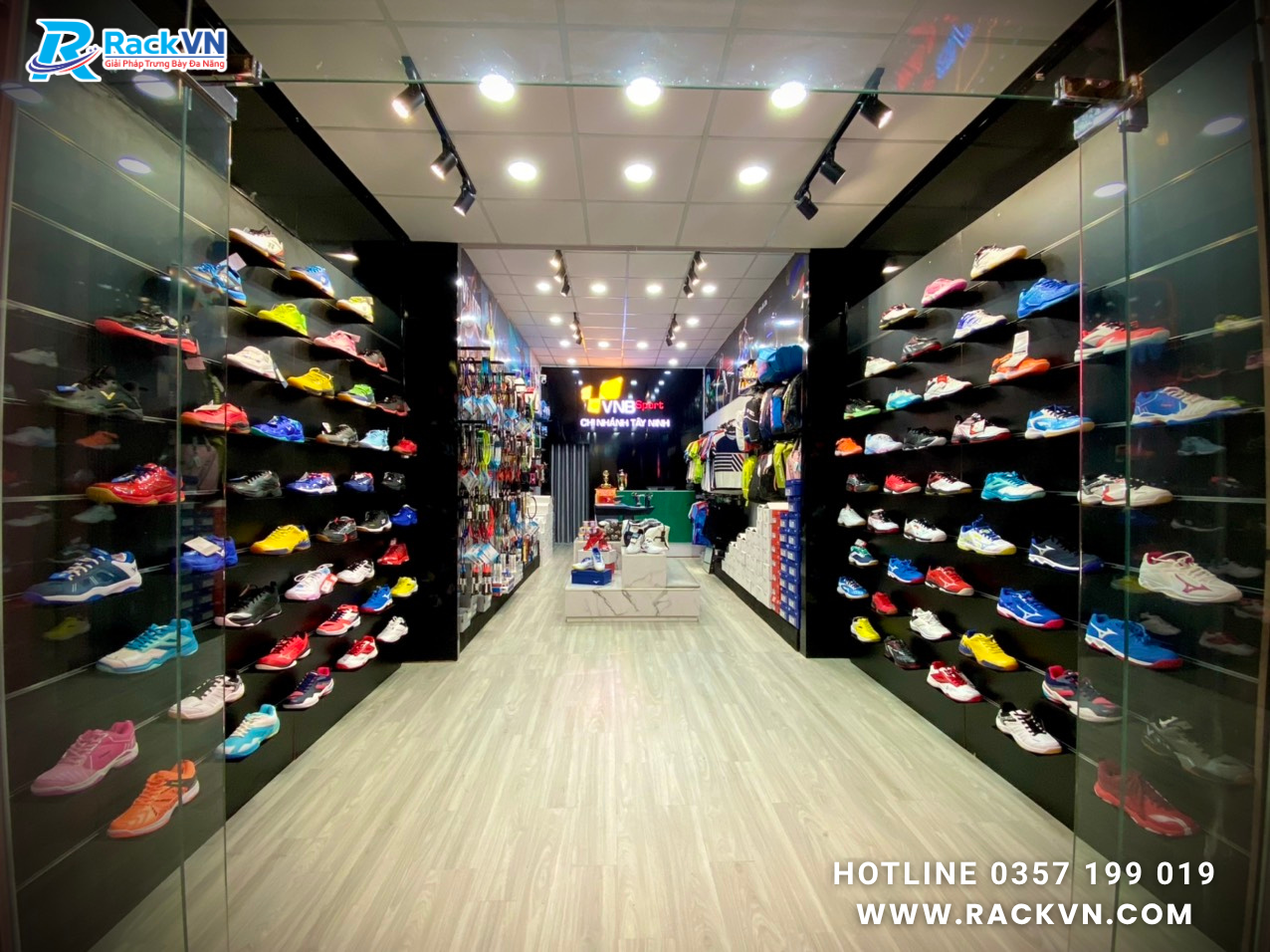 lưu ý khi chọn kệ giày mica cho shop