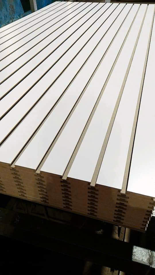 Những trở ngại khi vận chuyển tấm Slatwall đi quá xa